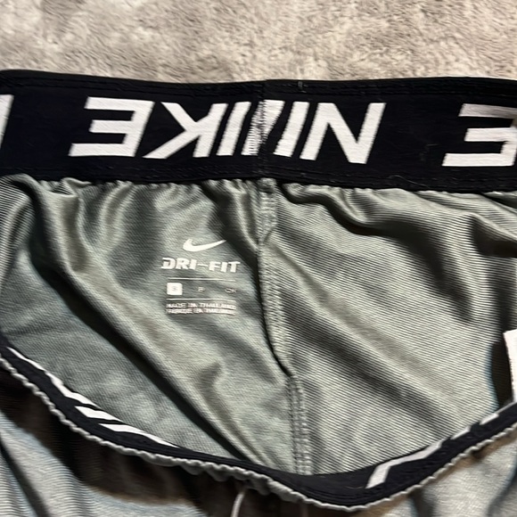Nike dri-fit shorts. Size Small - Picture 3 of 3